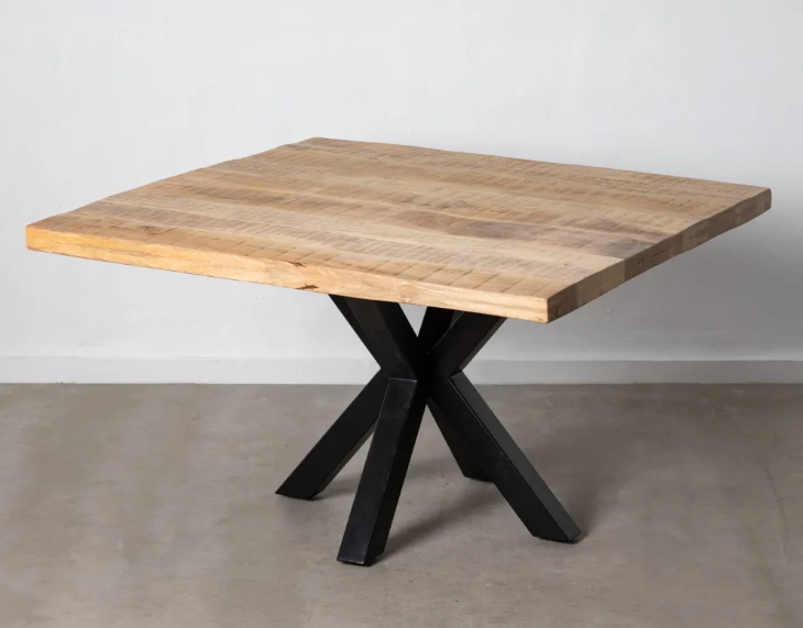 Esprit d'autrefois revendeur IXIA vous propose la Table en manguier massif pied central en métal noir 135  cm  carrée  RUBEN